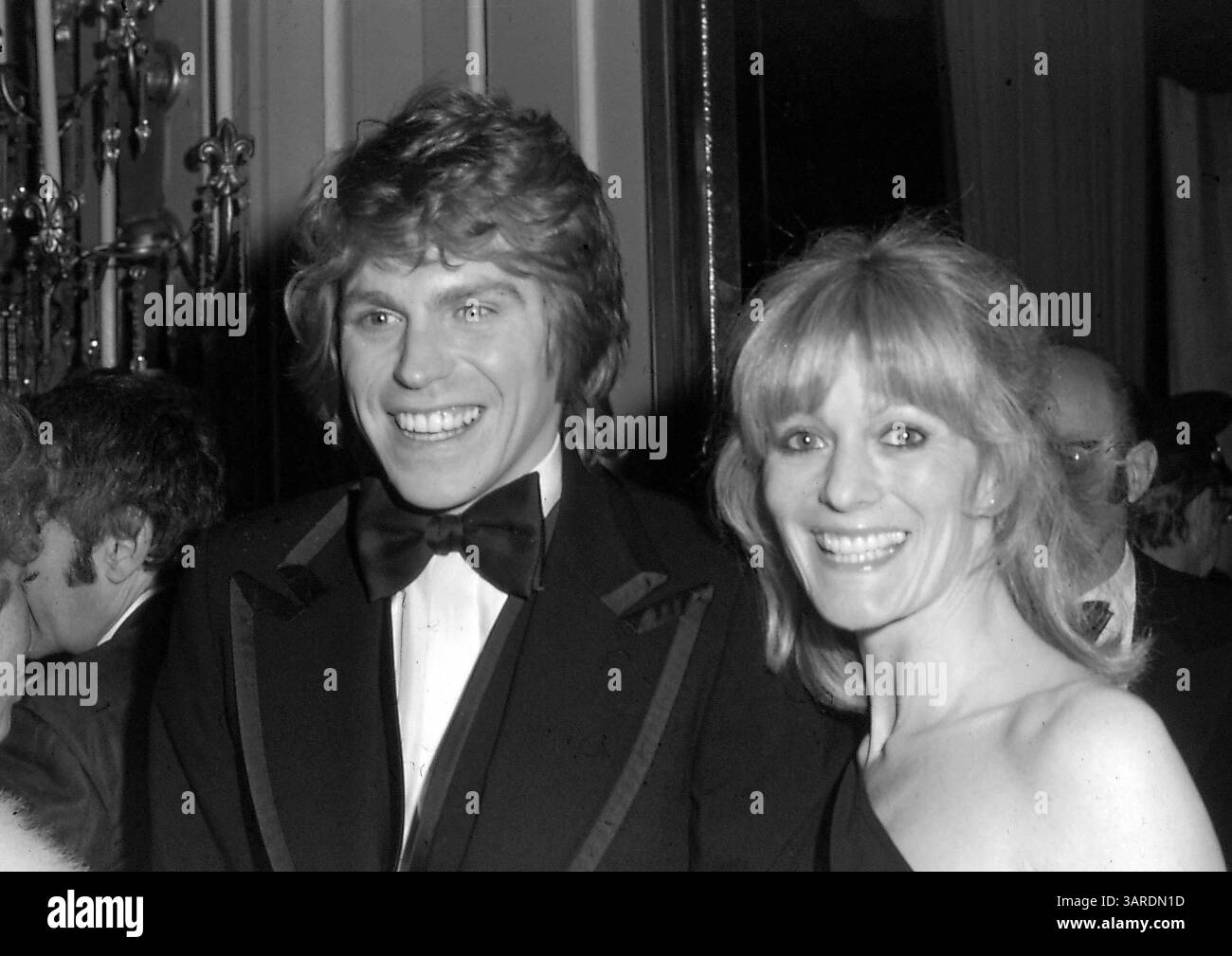 28. Januar 2010: JEFF CONAWAY mit Rona Newton-John. JEFFCONAWAYRETRO. (Kreditbild: © Globe Photos/ZUMApress.com) Stockfoto