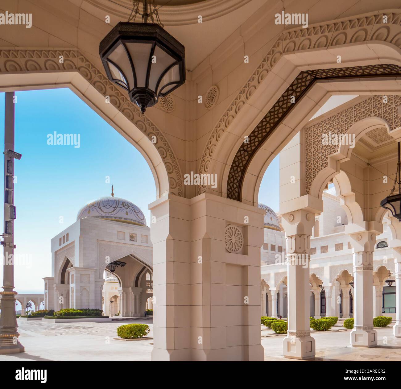 Abu Dhabi. VAE. Eintritt zum Präsidentenpalast in der Innenstadt von Abu Dhabi. VAE. Vereinigte Arabische Emirate. Stockfoto