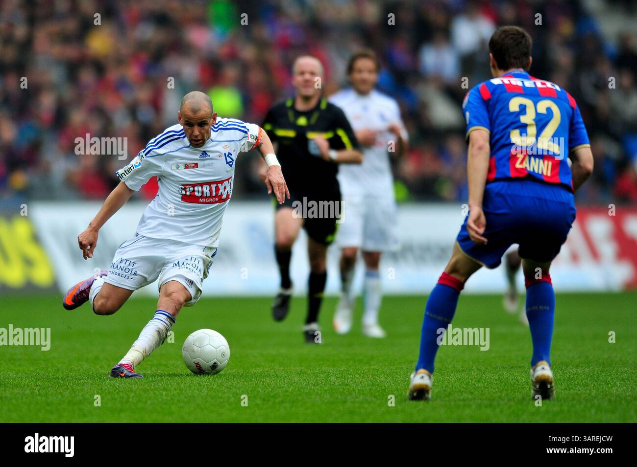 9. Mai 2010: Luis Filipe Pimenta des FC Lausanne im Schweizer Cup-Finale im St. Jacob Park in Basel. Das Spiel endete mit dem Sieg 6-0 und der Meisterschaft 2010. (Bild: © John Middlebrook/Cal Sport Media/ZUMApress.com) Stockfoto