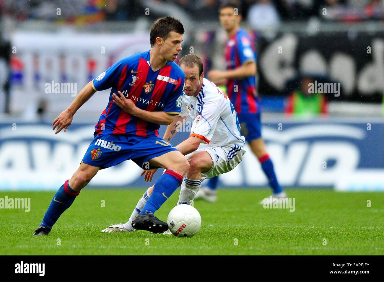 9. Mai 2010: Valentin Stocker des FC Basel im Schweizer Cup-Finale im St. Jacob Park in Basel. Das Spiel endete mit dem Sieg 6-0 und der Meisterschaft 2010. (Bild: © John Middlebrook/Cal Sport Media/ZUMApress.com) Stockfoto