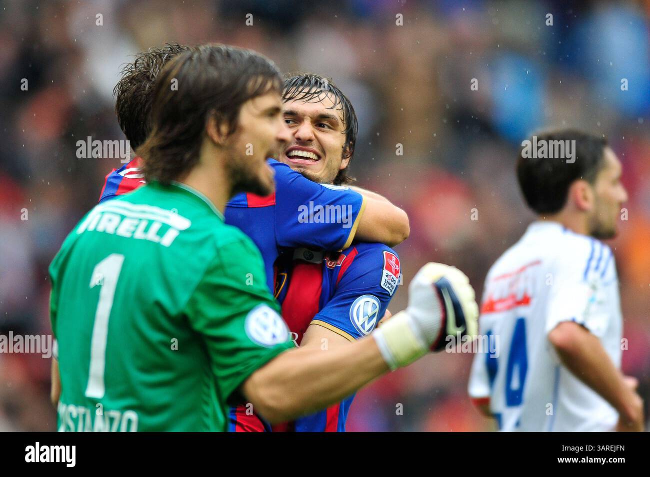 9. Mai 2010: Die Spieler des FC Basel feiern nach dem Sieg im Schweizer Cup-Finale im St. Jacob Park in Basel. Das Spiel endete mit dem Sieg 6-0 und der Meisterschaft 2010. (Bild: © John Middlebrook/Cal Sport Media/ZUMApress.com) Stockfoto