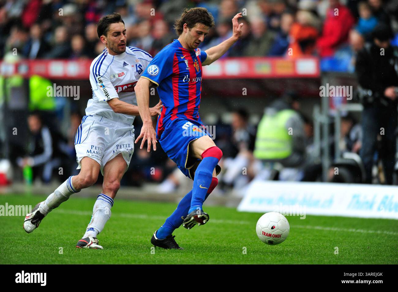 9. Mai 2010: David Angel Abraham vom FC Basel im Schweizer Cup-Finale im St. Jacob Park in Basel. Das Spiel endete mit dem Sieg 6-0 und der Meisterschaft 2010. (Bild: © John Middlebrook/Cal Sport Media/ZUMApress.com) Stockfoto