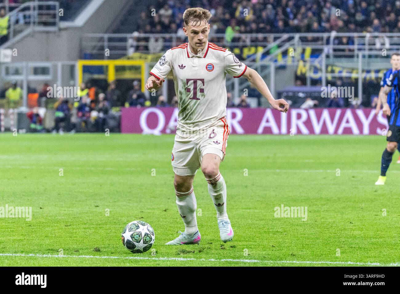 Joshua Kimmich Bayern München im Viertelfinalspiel FC Internazionale Milano vs Bayern München Champions League Mailand, Italien - 16. april 2025 Credit: Kines Milano/Alamy Live News Stockfoto