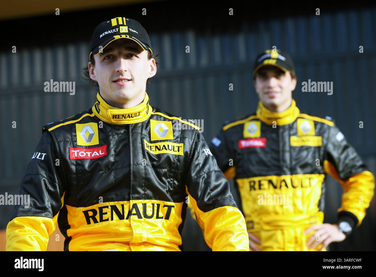31. Januar 2010 - Valencia, Spanien - Robert Kubica (POL) Renault und Jerome d'Ambrosio (BEL) Renault Reserve Driver, Renault R30 Launch. (Vermerk: © Sutton Motorsports/ZUMApress.com) Stockfoto
