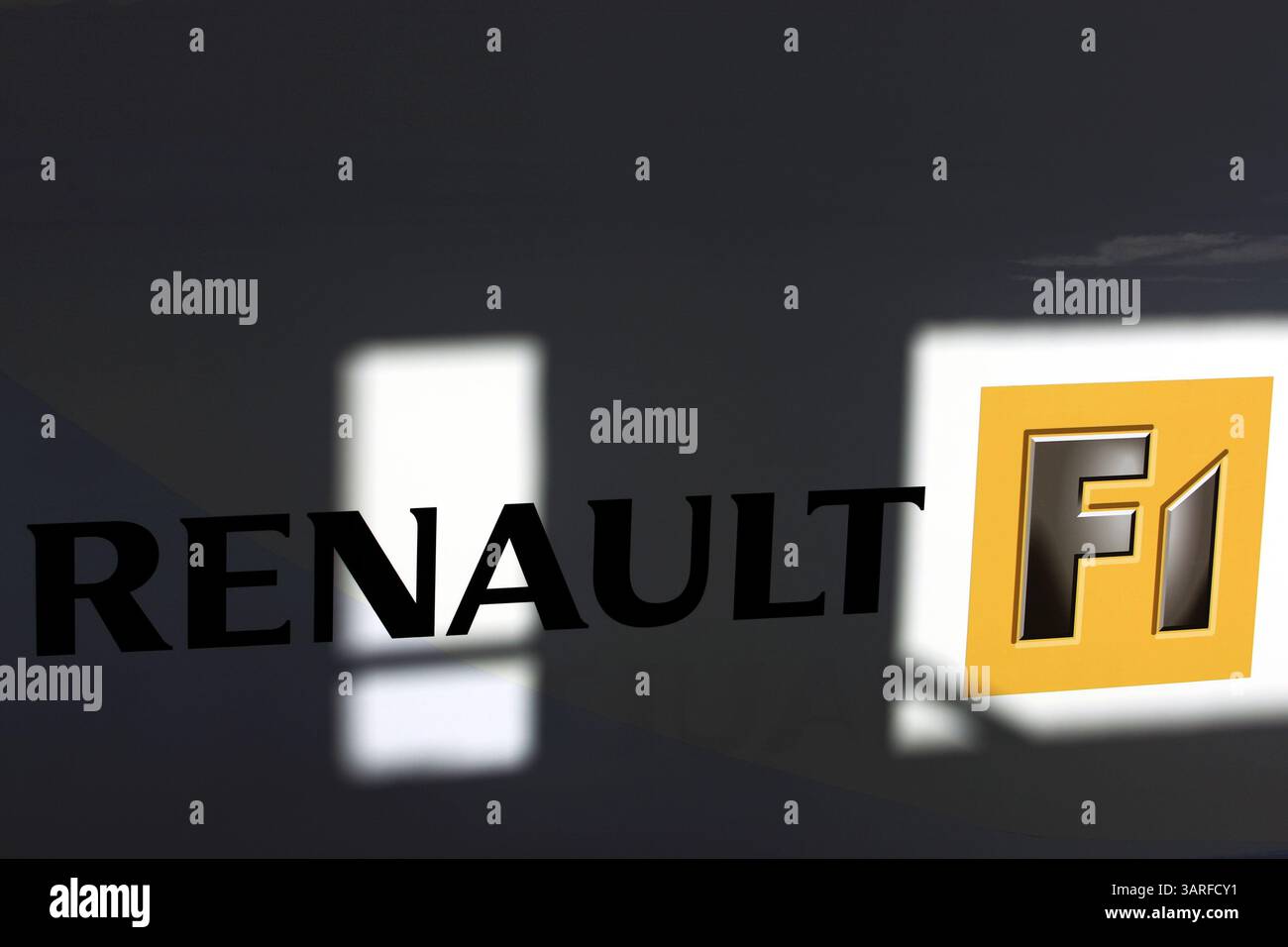 31. Januar 2010 - Valencia, Spanien - Renault F1 Logo. Renault R30 Markteinführung. (Vermerk: © Sutton Motorsports/ZUMApress.com) Stockfoto