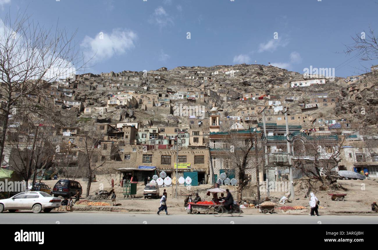 Mai 2010 - Kabul, Afghanistan - bevölkertes Gebiet in Kabul, Afghanistan. (Bild: © Ton Koene/ZUMA Press) Stockfoto