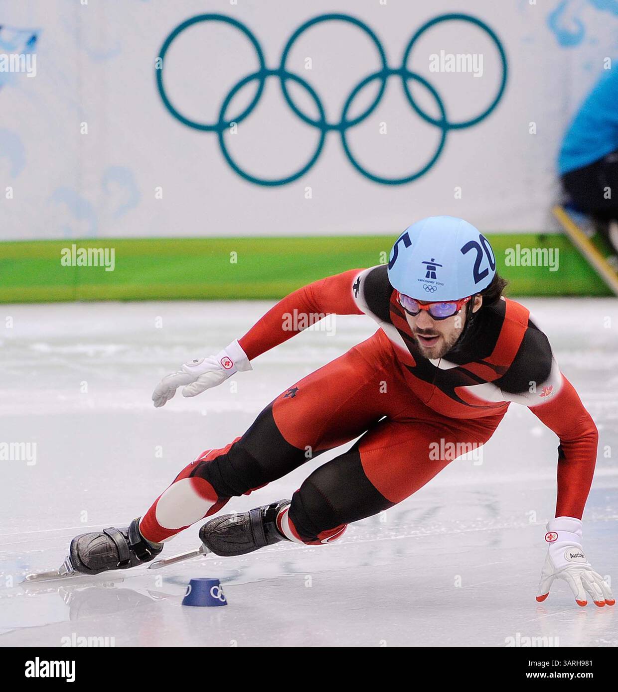 Februar 2010 - Vancouver, BC, Kanada - VANCOUVER, BC: 24. FEBRUAR 2010: der Kanadier Charles Hamelin (205) führt am 13. Tag der Olympischen Winterspiele 2010 in Vancouver, BC, den 500-Meter-Schnelllauf der Männer am Pacific Coliseum an 2010. (Ric Ernst / Canwest News Service). CNS-OLY-SHORT-TRACK (Bild: © CanWest/ZUMApress.com) Stockfoto