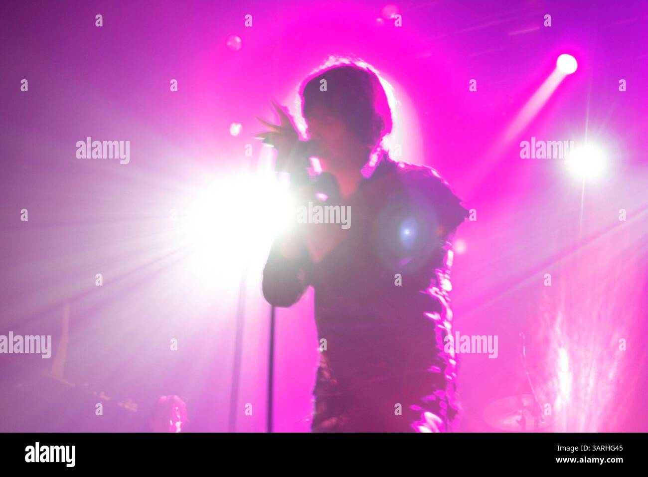 14. Januar 2010: New York, New York, USA: JULIAN CASABLANCAS spielt Lieder seines Soloalbums Phrazes for the Young am Terminal 5. (Kreditbild: © Aviv Small/ZUMA Press) Stockfoto