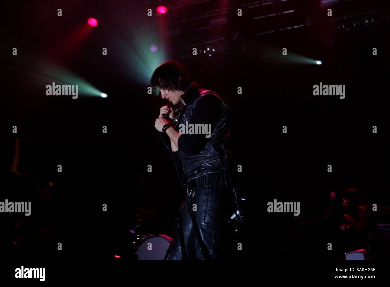 14. Januar 2010: New York, New York, USA: JULIAN CASABLANCAS spielt Lieder seines Soloalbums Phrazes for the Young am Terminal 5. (Kreditbild: © Aviv Small/ZUMA Press) Stockfoto