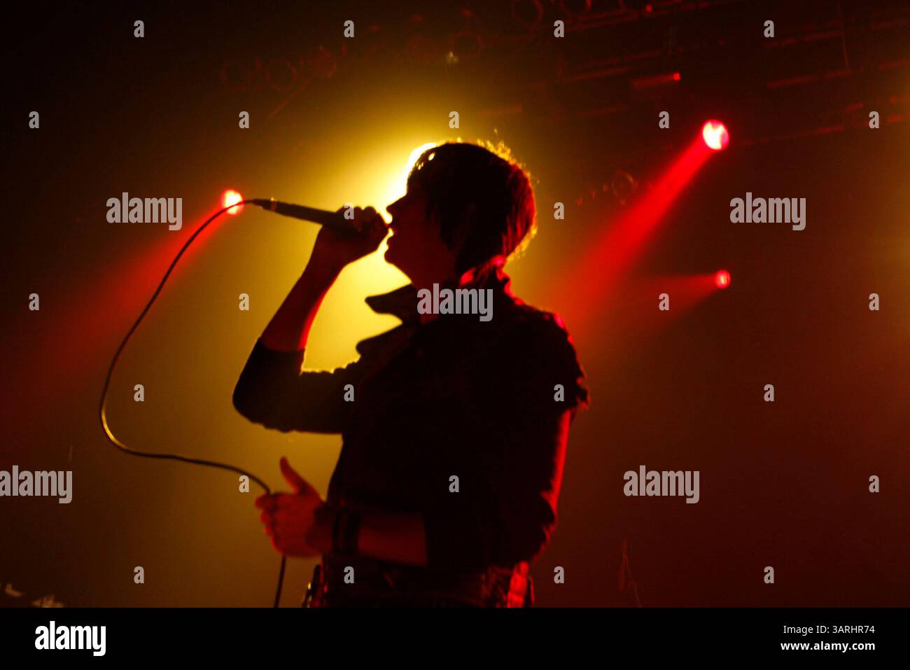 14. Januar 2010 – New York, New York, USA – Sänger JULIAN CASABLANCAS spielt Lieder seines Soloalbums Phrazes for the Young am Terminal 5. (Kreditbild: © Aviv Small/ZUMA Press) Stockfoto