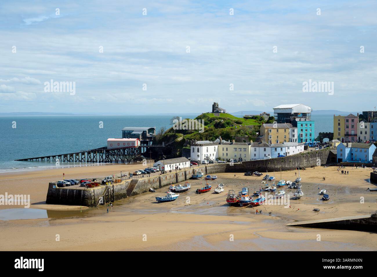 Tenby (Walisisch: Dinbych-y-pysgod, lit. Fortlet of the Fish ist eine Küstenstadt im County Pembrokeshire, Wales. Stockfoto