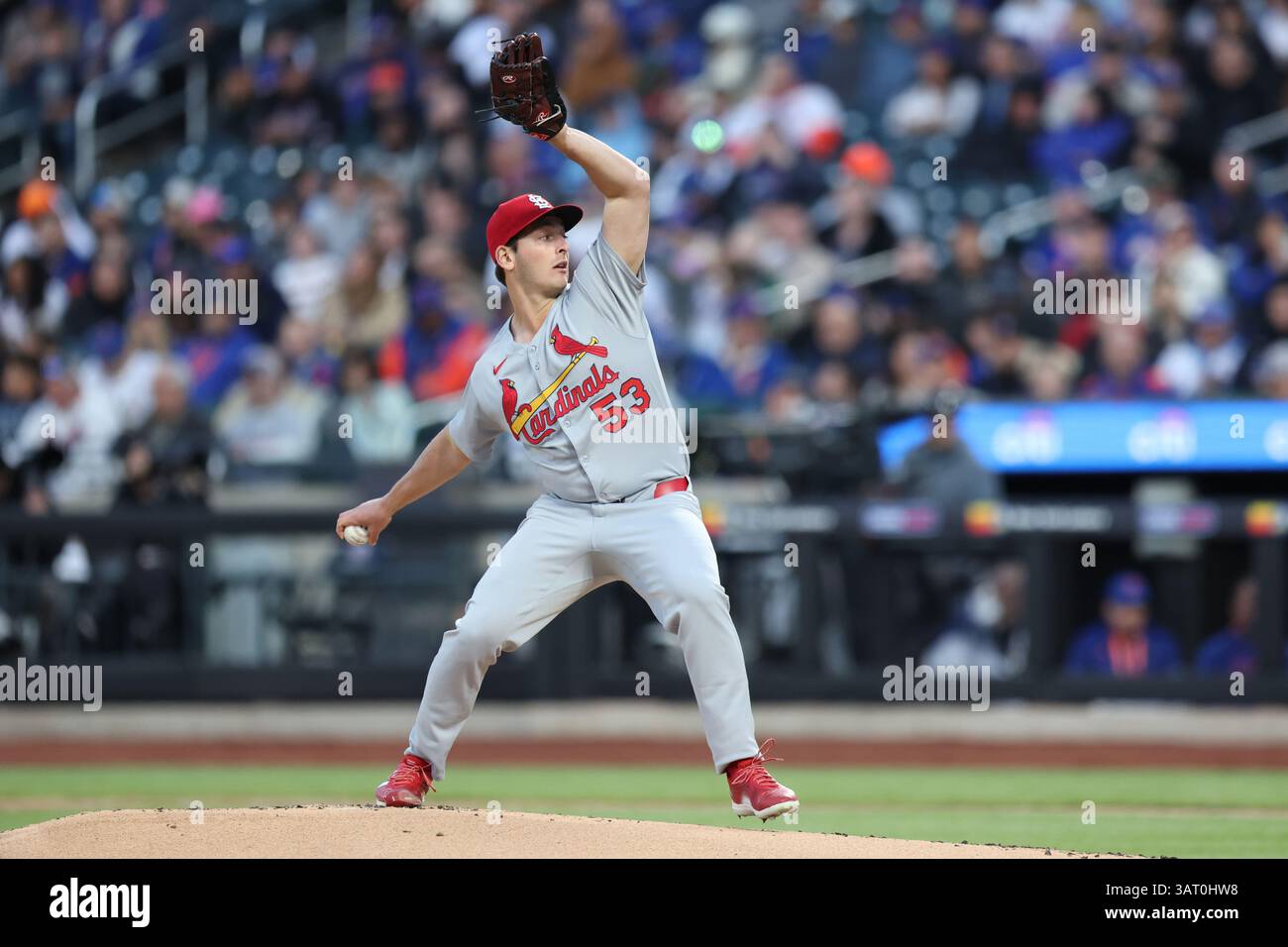 St. Louis Cardinals Relief Pitcher Andre Pallante #53 wirft während des ersten Inning eines Baseballspiels gegen die New York Mets im Citi Field in New York City, New York City, am Donnerstag, den 17. April 2025. (Foto: Gordon Donovan) Stockfoto