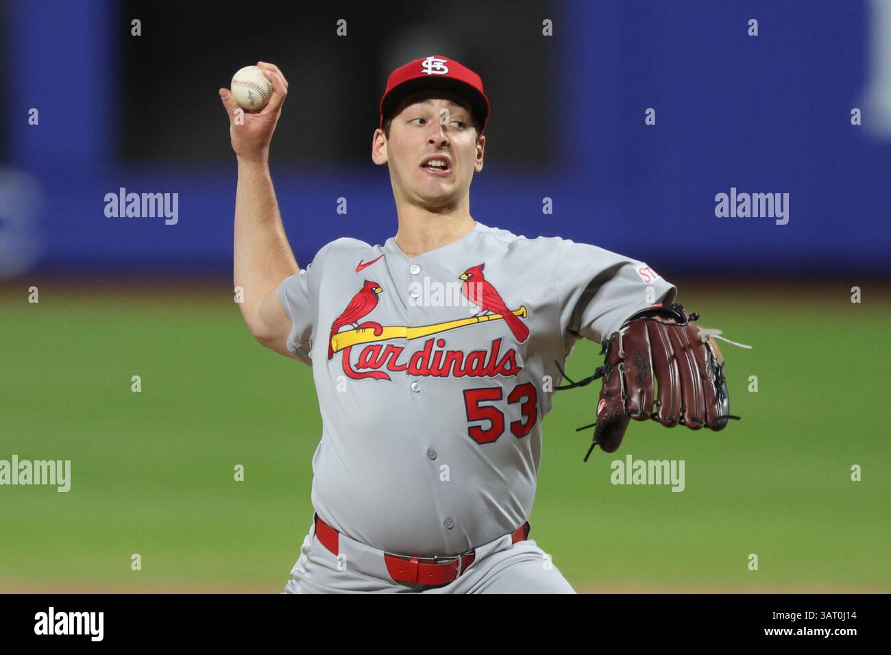 St. Louis Cardinals Relief Pitcher Andre Pallante #53 wirft während des vierten Inning eines Baseballspiels gegen die New York Mets im Citi Field in New York City, N.Y., Donnerstag, 17. April 2025. (Foto: Gordon Donovan) Stockfoto