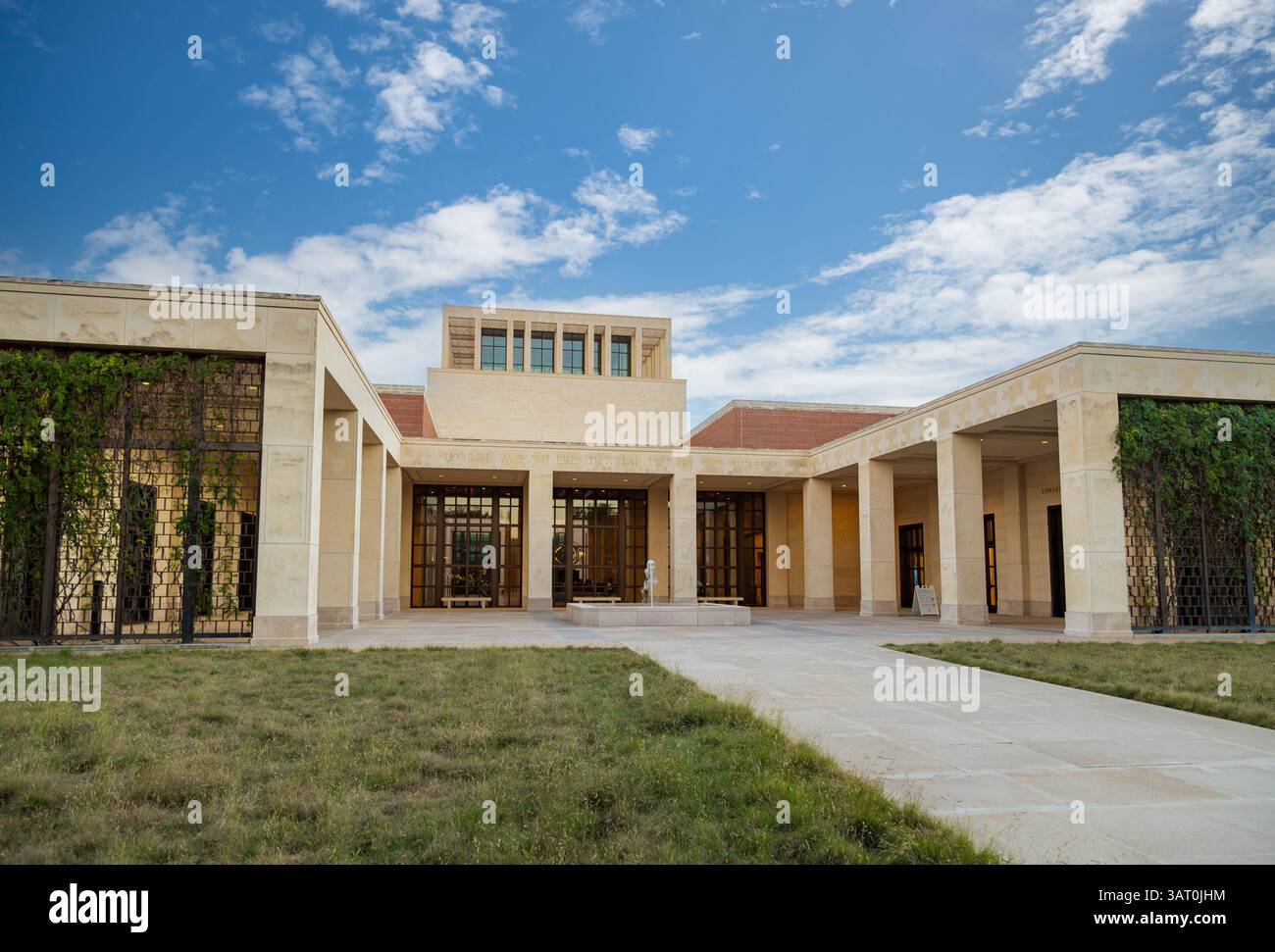 Dallas, Texas – 15. November 2024: George W. Bush Presidential Library and Museum auf dem Campus der Southern Methodist University Stockfoto