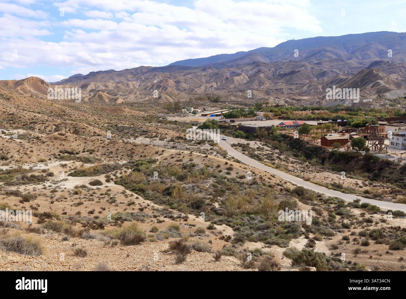 Ein Blick auf Häuser im westlichen Stil für Filme, Mini hollywood mitten in der Wüste, in Tabernas, Almeria, Andalusien, Spanien Stockfoto