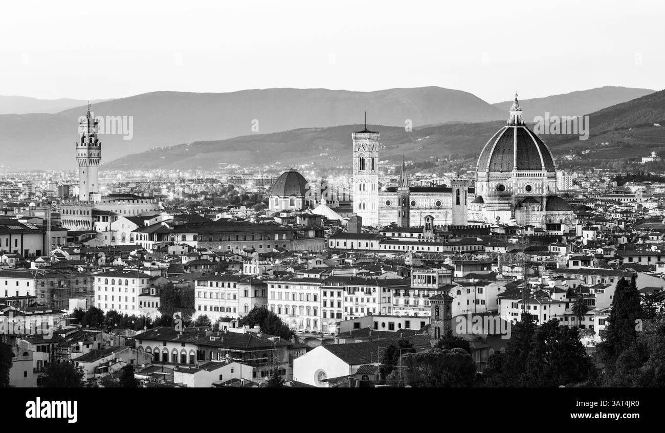 Santa Maria del Fiore, gotische Kathedrale, toskanischer Typ, Renaissanceduppel, Florenz, Kathedrale von Florenz, Arnolfo di Cambio, Giotto di Bondone, Kreuzrippe Stockfoto