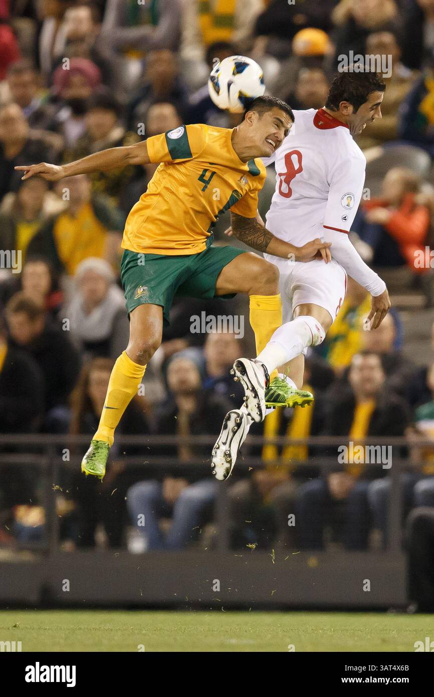 11. Juni 2013 – Etihad Stadium, Victoria, Australien – Tim CAHILL aus Australien führt den Ball in einem Qualifikationsspiel der vierten Runde zur FIFA-Weltmeisterschaft 2014 zwischen Australien und Jordanien im Etihad Stadium, Melbourne, Australien. (Bild: © Sydney Low/ZUMAPRESS.com) Stockfoto