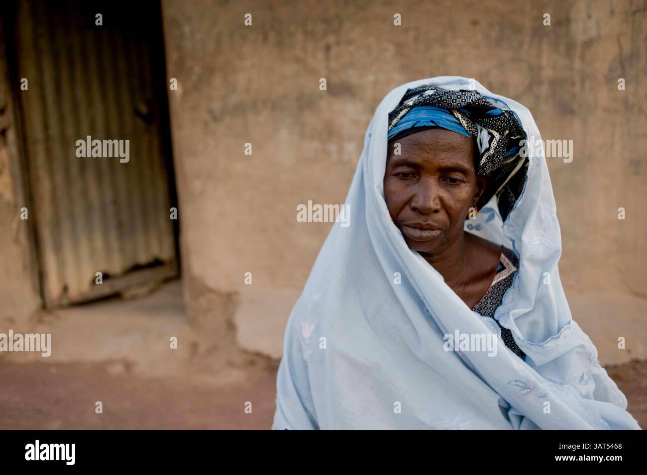 19. Juni 2012 - Velingara, Kolda, Senegal - der Entbindungsraum des städtischen Krankenhauses ist immer voll. Nach Beginn der Krise in Europa mussten viele Einwohner dieser Kleinstädte auf ihr Land zurückkehren. Die schlechte Beschäftigungssituation auf dem alten Kontinent hat dazu geführt, dass man seine Projekte besser verlassen konnte. Dies hat dazu geführt, dass sich die Geburtenrate verdreifacht hat. (Bild: © Nacho Guadano/ZUMAPRESS.com) Stockfoto