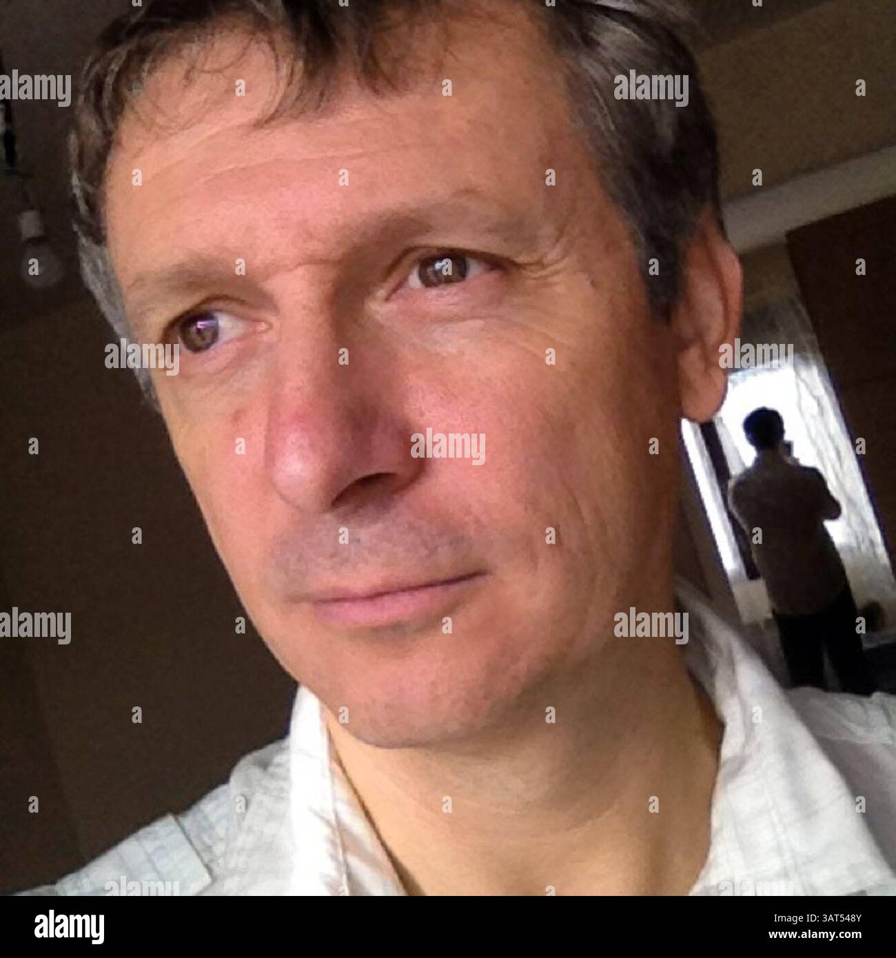 NACHO GUADANO wurde 1991 von einer Leidenschaft für die Fotografie erfasst. Er verbrachte Zeiträume, die sich verschiedenen Bereichen des Berufs widmeten (Werbung, Mode, Sport, Unternehmen) und arbeitete ab 1997-2002 bei der Agentur Cover. Er verbrachte mehrere Jahre bei einer NRO, die sich für Notfälle einsetzte, und arbeitete als Freiwilliger, um die Arbeit an verschiedenen Projekten zu dokumentieren. Heute arbeitet er als freischaffender Fotograf an der Entwicklung eigener Projekte. Stockfoto