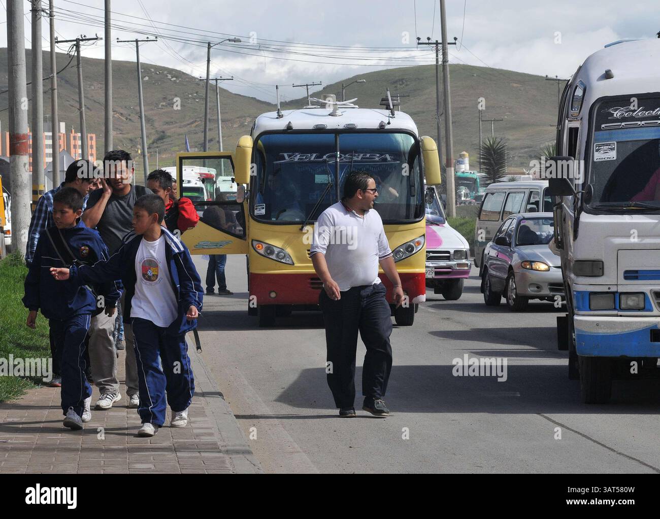 12. Juni 2013 - Kolumbien - Soacha, Cundinamarca Junio 12/13 Paro de las empresas de srvicio de Transporte Sibate-BogotÃÂ y Soacha - BogotÃÂ- Foto. Abel CÃÂ: CEET FotÃÂ³grafo: ABEL CÃÂrdenas CrÃÂ RDENAS (Bild: © El Tiempo/GDA/ZUMAPRESS.com) Stockfoto