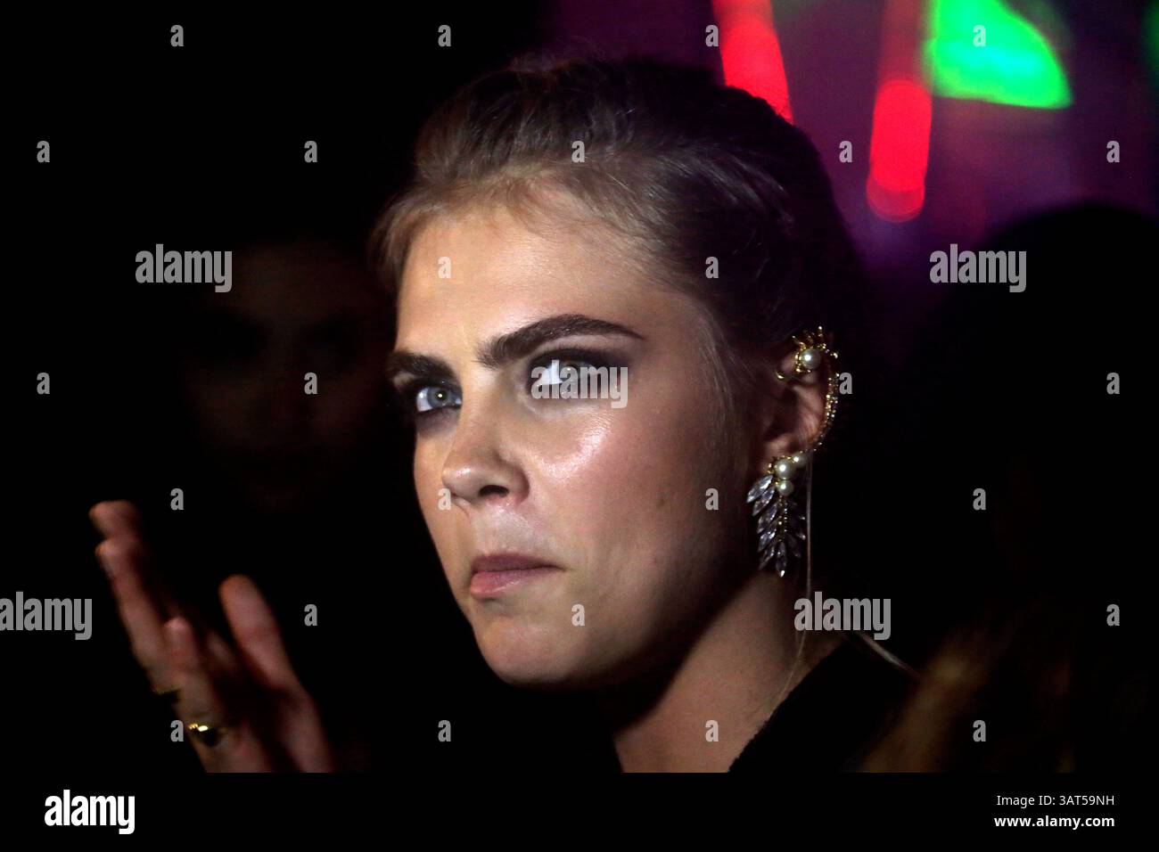 Juni 2013 - London, England - nur US Sales....12. Juni 2013, London....Cara Delevingne bei der DKNY Artworks-Markteinführung am 12. Juni 2013 in London (Credit Image: © Famous/Ace Pictures/ZUMAPRESS.com) Stockfoto