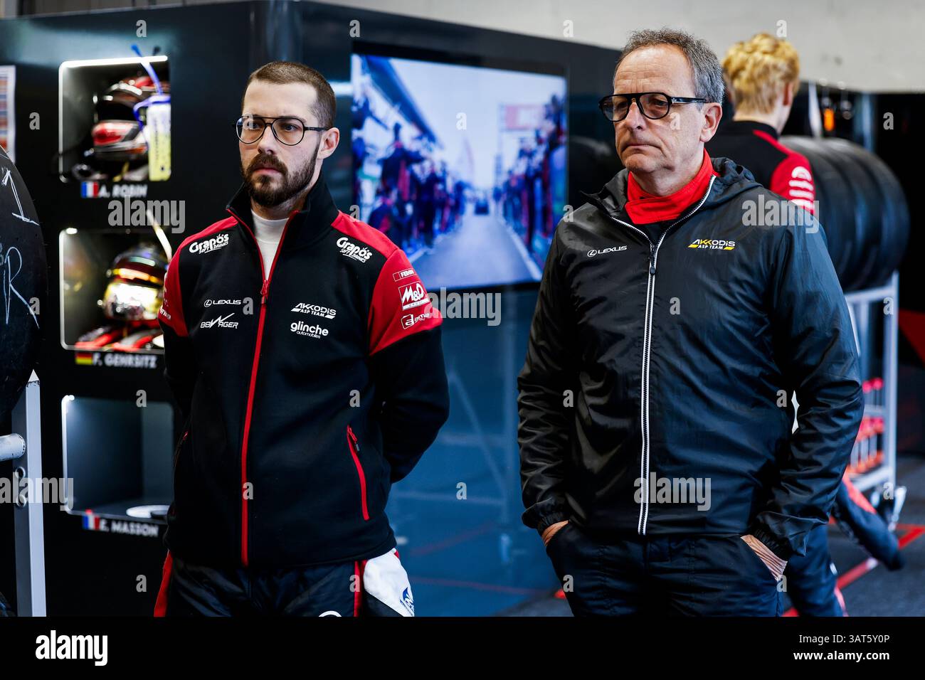 Imola, Italie. April 2025. UMBRARESCU Razvan (rou), Akkodis ASP Team, Lexus RC F GT3 #87, LM GT3, POLICAND Jérôme, Teammanager von Akkodis ASP, Porträt während der 6 Stunden von Imola 2025, 2. Runde der FIA Langstrecken-Weltmeisterschaft 2025, vom 18. Bis 20. April 2025 auf der Autodromo Internazionale Enzo e Dino Ferrari in Imola, Italien - Foto Julien Delfosse/DPPI Live Media/DPPI Live News Stockfoto