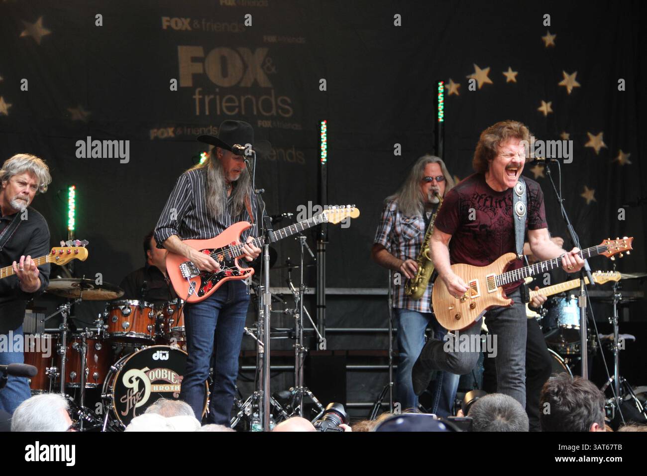 28. Juni 2013 – New York, New York, USA – DOBBIE BROTHERS.Performing on 'Live on Fox and Friends' Show 6-28-2013. 2013 (Bild: © John Barrett/Globe Photos/ZUMAPRESS.com) Stockfoto