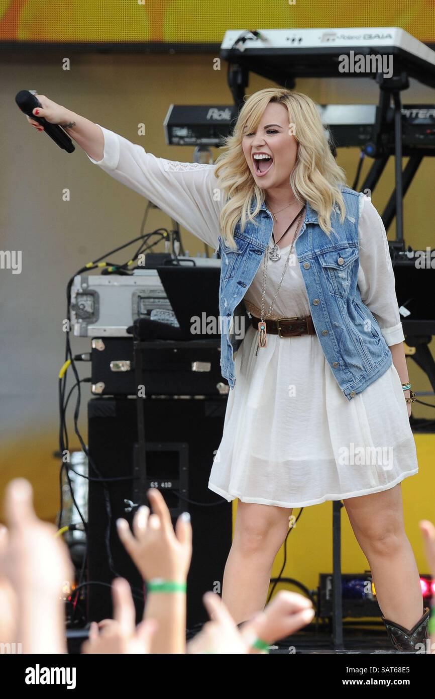 28. Juni 2013 – New York, NY, USA – Demi Lovato tritt am 28. Juni 2013 in New York City in Rumsey Playfield, Central Park auf (Bild: © Kristin Callahan/Ace Pictures/ZUMAPRESS.com) Stockfoto