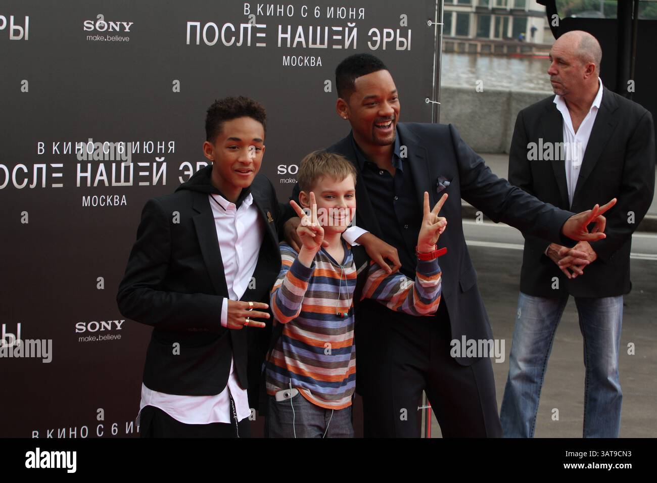 MAI 2013 – NICHT IN GROSSBRITANNIEN UND DEUTSCHLAND ERHÄLTLICH. 27.05.2013. Russland, Moskau. Will Smith und sein Sohn Jaden Smith präsentieren den Film After Earth am Montag, 27. Mai, in Moskau. Abbildung: Will Smith, Jaden Smith (Foto: © Legion Media/ZUMAPRESS.com) Stockfoto