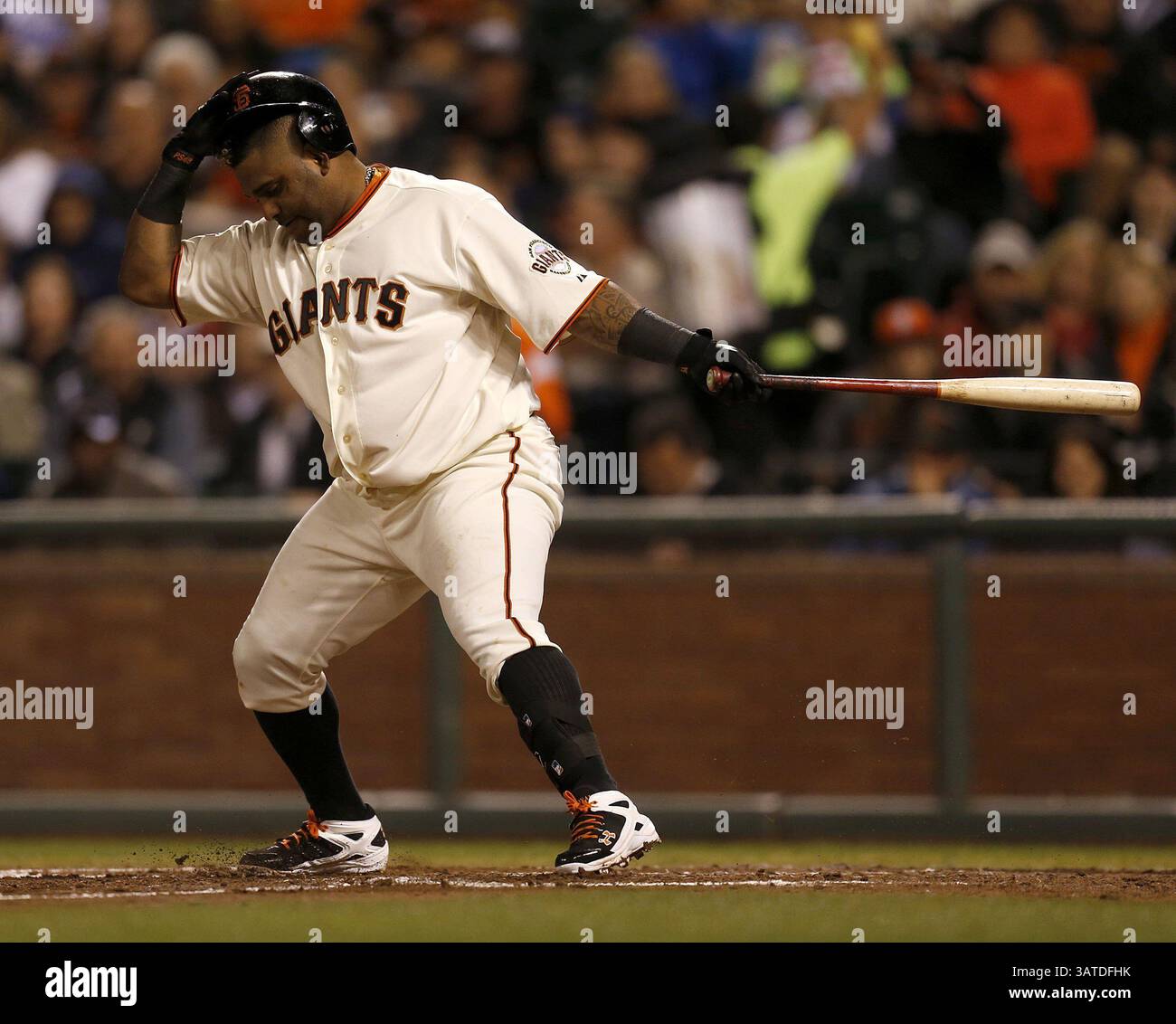 24. September 2013 – San Francisco, CA, USA – Pablo Sandoval (48) der San Francisco Giants schlägt am Dienstag, den 24. September 2013, im fünften Inning im AT&T Park in San Francisco gegen die Los Angeles Dodgers aus. (Kreditbild: © Nhat V. Meyer/MCT/ZUMAPRESS.com) Stockfoto