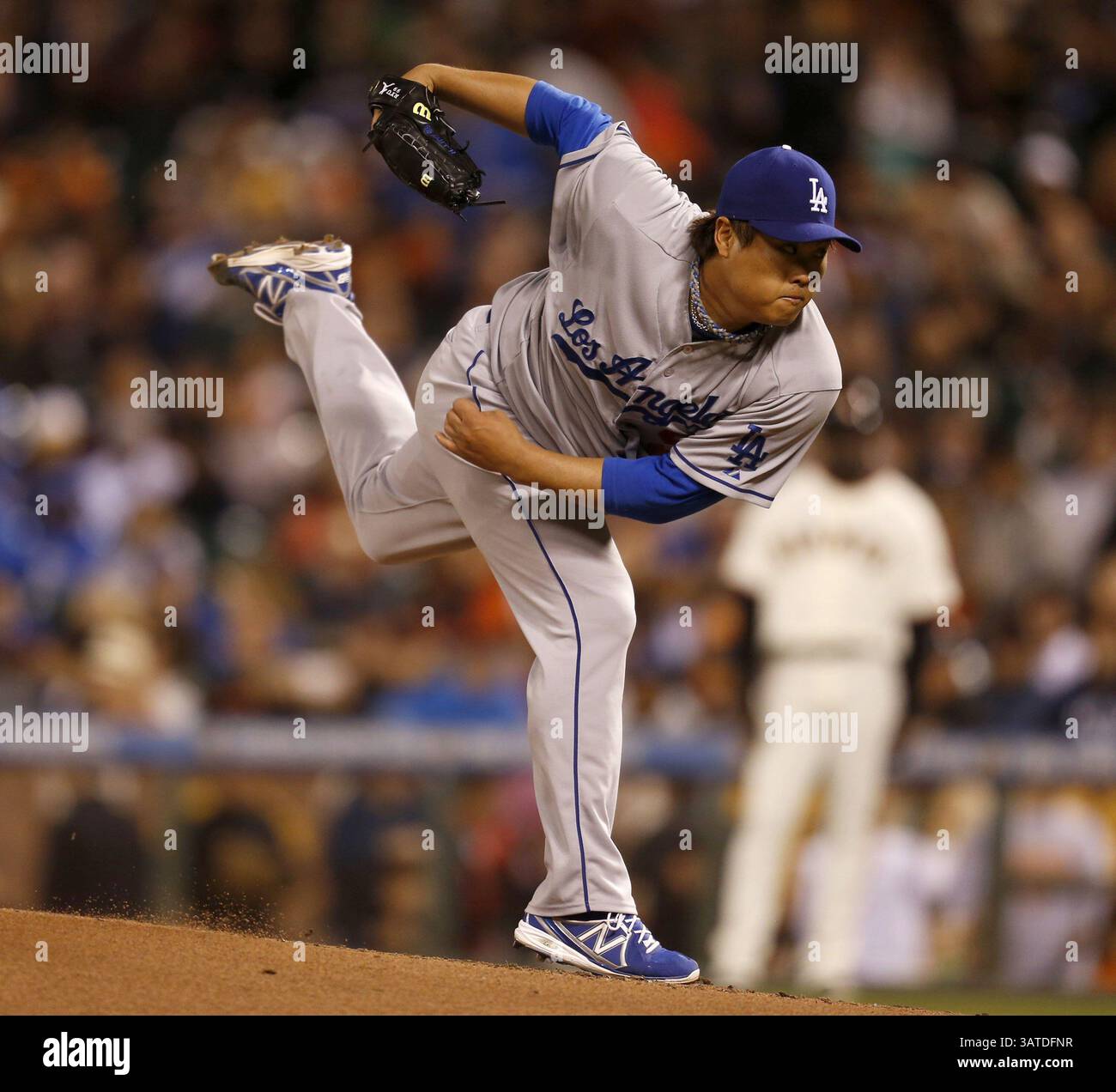 24. September 2013 – San Francisco, CA, USA – Los Angeles Dodgers Starting Pitcher Hyun-Jin Ryu (99) wirft am Dienstag, den 24. September 2013, im ersten Inning im AT&T Park in San Francisco gegen die San Francisco Giants. (Kreditbild: © Nhat V. Meyer/MCT/ZUMAPRESS.com) Stockfoto