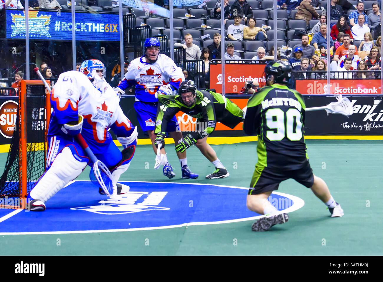 25. März 2016: Ben McIntosh (90), Saskatchewan Rush, trifft einen Torschuss. (Kreditbild: © Angel Marchini via ZUMA Wire) Stockfoto