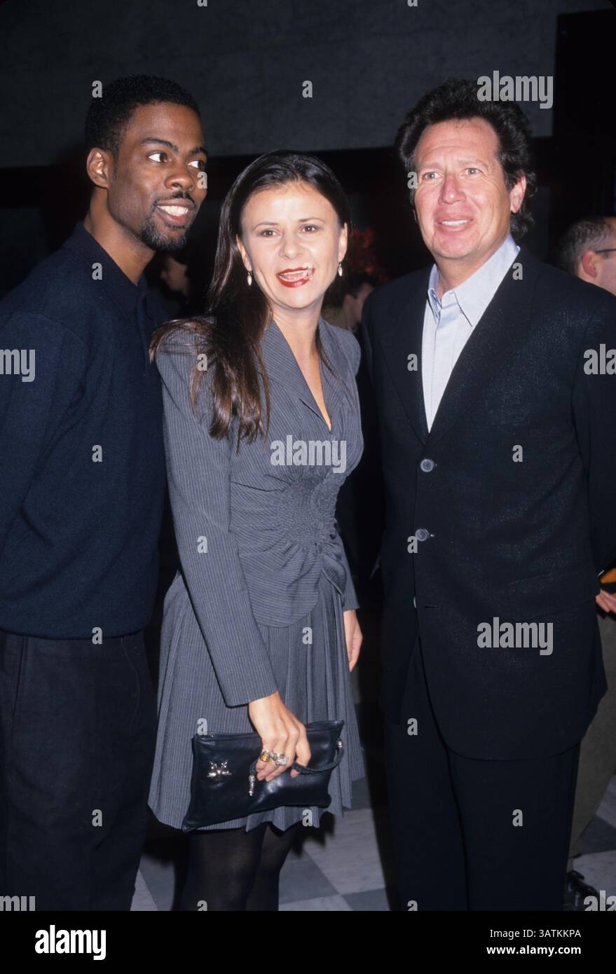 24. März 2016: Der Komiker Garry Shandling, Star der Larry Sanders Show und IT's Garry Shandling's Show, starb mit 66 Jahren. Er starb angeblich an einem Herzinfarkt. 1997 – CHRIS ROCK mit Garry Shandling TRACY ULLMAN bei einem Abend des 25-jährigen Jubiläums von Comedy HBO im Museum of TV and Radio. (Bild: © Henry McGee/ZUMA Wire) Stockfoto