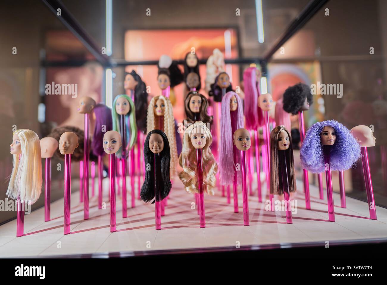 Toys as Art, Art Inspired by Toys: Mattels 80th Anniversary Group Exhibition in Los Angeles, Kalifornien Stockfoto