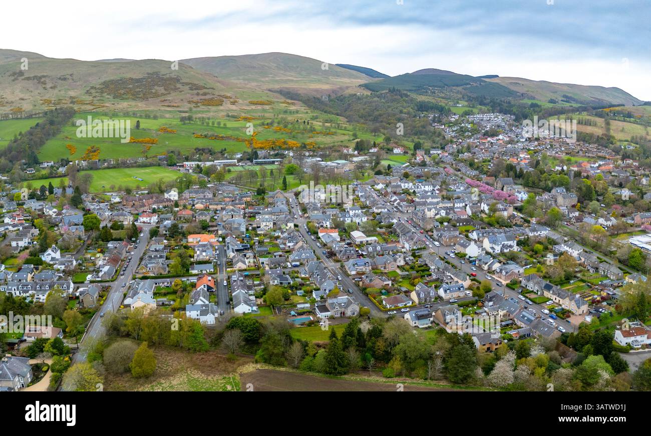 Luftaufnahme der Stadt Dollar in Clackmannanshire, Schottland, Großbritannien Stockfoto