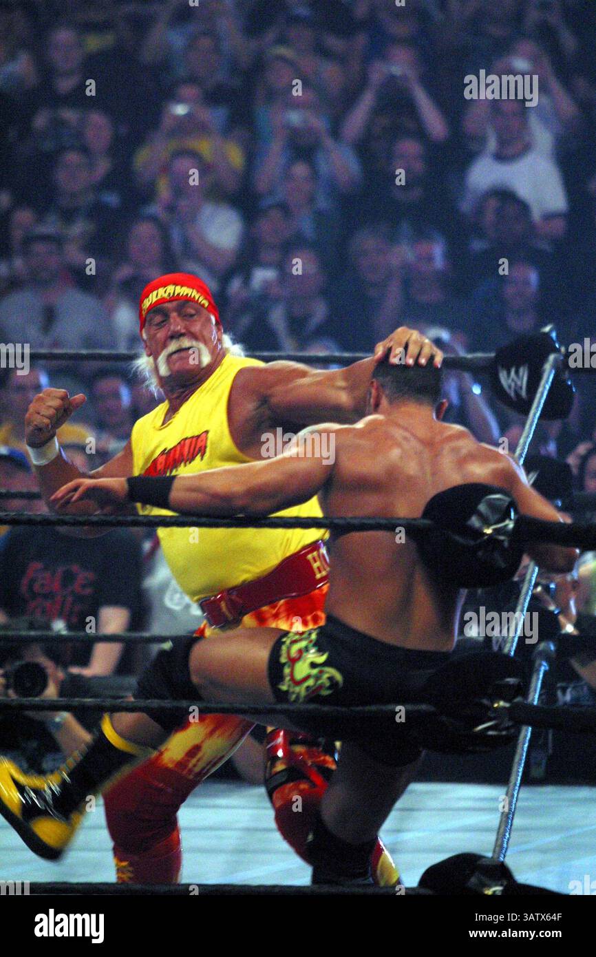 April 2005 – Los Angeles, KALIFORNIEN, USA – K42523MR.WRESTLEMANIA 21 IM STAPLES CENTER. LOS ANGELES, CA. 04.02.05. MILAN RYBA/2005.HULK HOGAN (Kreditbild: © Globe Photos/ZUMAPRESS.com) Stockfoto