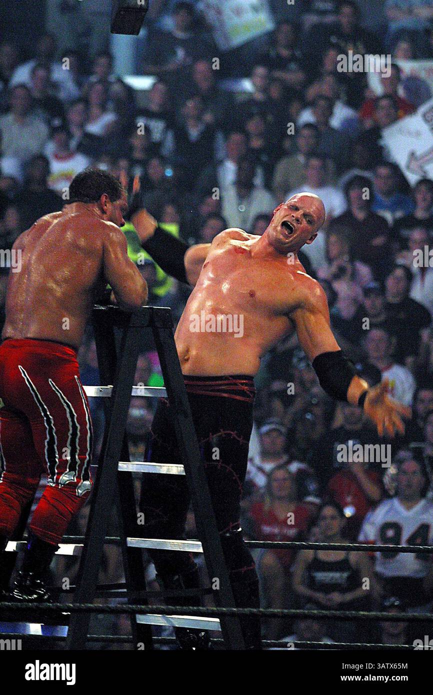 April 2005 – Los Angeles, KALIFORNIEN, USA – K42523MR.WRESTLEMANIA 21 IM STAPLES CENTER. LOS ANGELES, CA. 04.02.05. MILAN RYBA/2005.KANE (Bild: © Globe Photos/ZUMAPRESS.com) Stockfoto