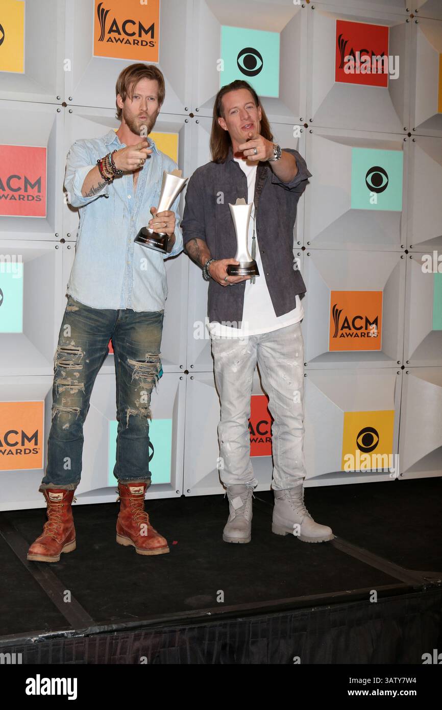 April 2016 - Las Vegas, NV, USA - LAS VEGAS - APR 3: Brian Kelley, Tyler Hubbard, Florida Georgia Line bei den 51. Academy of Country Music Awards in der MGM Grand Garden Arena am 3. April 2016 in Las Vegas, NV (Credit Image: © Kathy Hutchins/Newscom via ZUMA Press) Stockfoto
