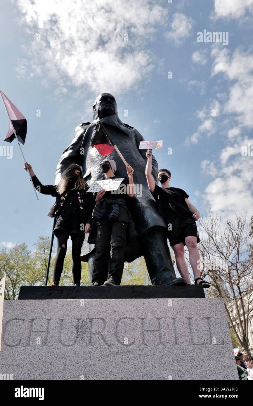 London, Großbritannien. April 2025. 19 MAR 2025 London /UKStand Up for Trans Rights - Stop the Fascists Rally in London Alamy Live News / Aubrey Fagon Credit: Aubrey Fagon/Alamy Live News Stockfoto
