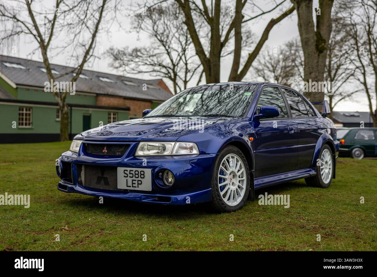2013 Mitsubishi Lancer, ausgestellt auf der Bicester Heritage Assembly am 16. März 2025. Stockfoto