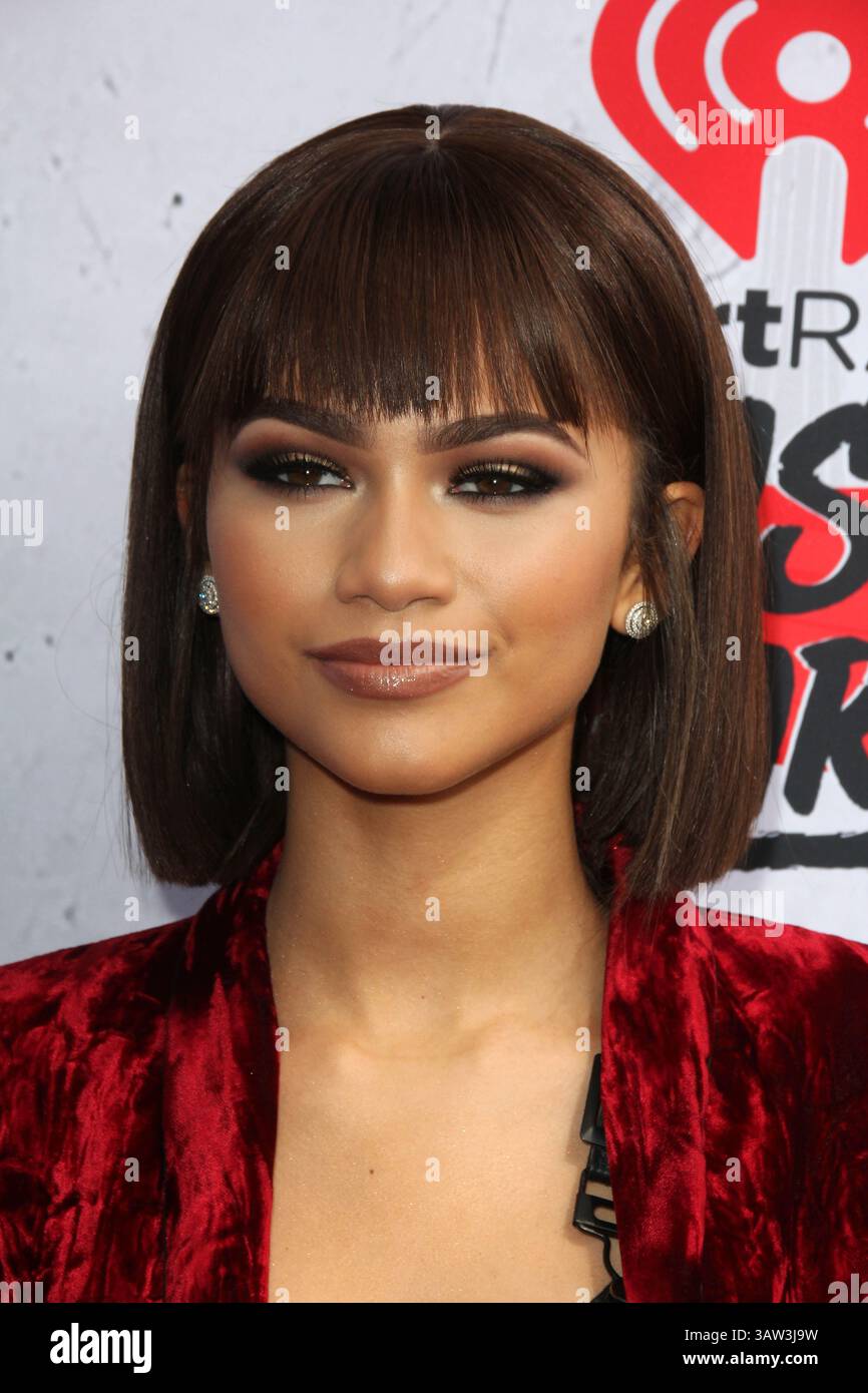April 2016 - Inglewood, CA, USA - LOS ANGELES - APR 3: Zendaya Coleman bei den iHeart Radio Music Awards 2016 Ankunft im Forum am 3. April 2016 in Inglewood, CA (Credit Image: © hPa/Newscom via ZUMA Press) Stockfoto
