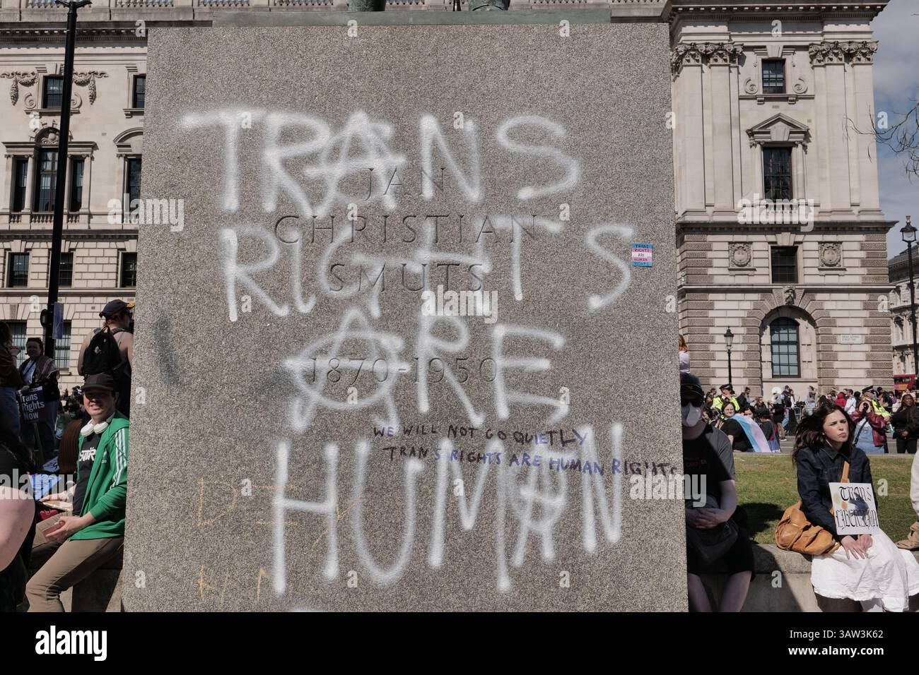 London, Großbritannien. April 2025. 19 MAR 2025 London /UKStand Up for Trans Rights - Stop the Fascists Rally in London Alamy Live News / Aubrey Fagon Credit: Aubrey Fagon/Alamy Live News Stockfoto