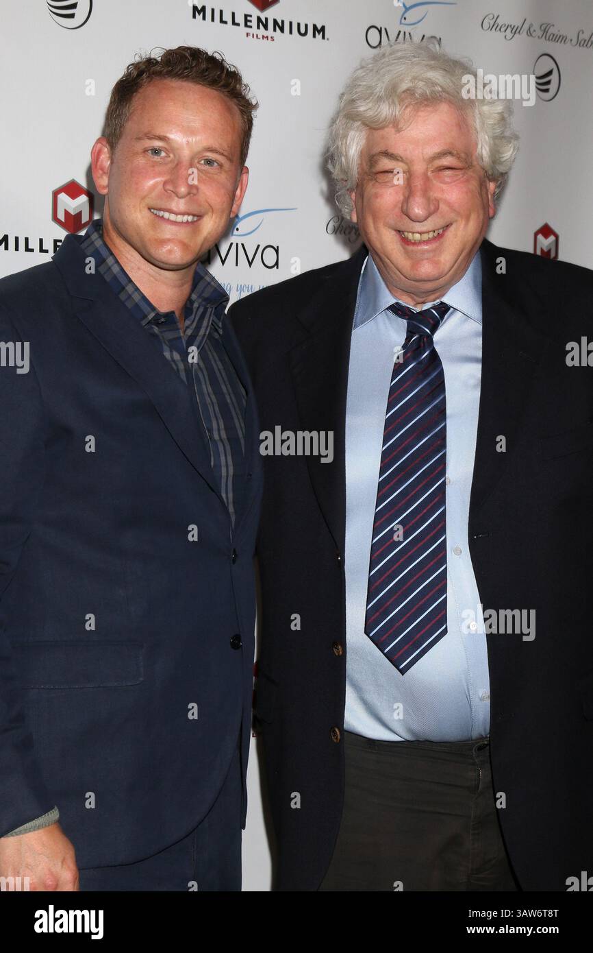 April 2016 - Beverly Hills, CA, USA - LAS VEGAS - 16. APR: Cole Hauser, AVI Lerner bei der A Gala zu Ehren von AVI Lerner und Millennium Films im Beverly Hills Hotel am 16. April 2016 in Beverly Hills, CA (Credit Image: © Kathy Hutchins/Newscom via ZUMA Press) Stockfoto