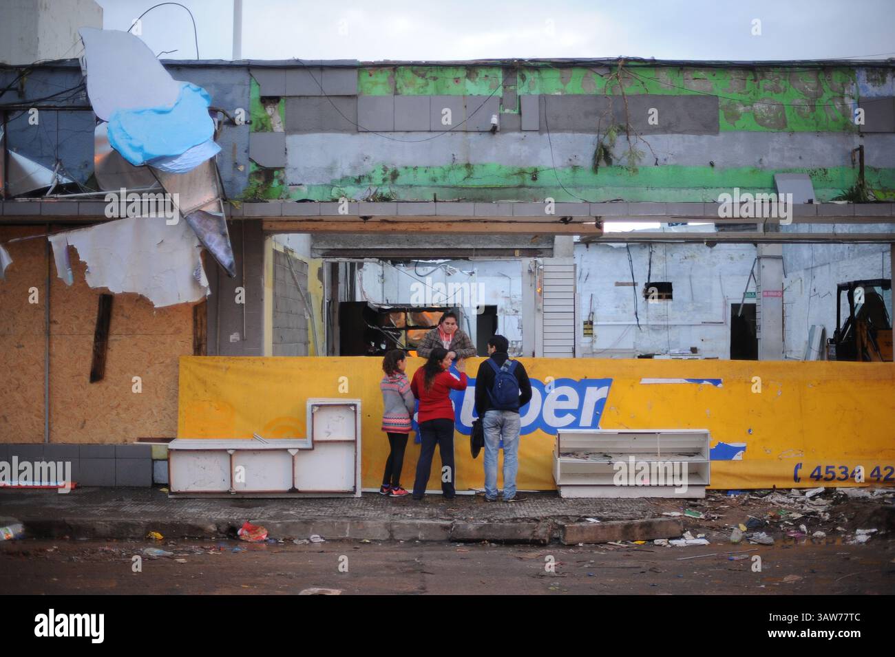 19. April 2016 - Uruguay - Recorrida por tornado que arraso con la ciudad de Dolores el pasado 15 de abril, Soriano, temporal, catastrofes, ND 20160419, foto Fernando Ponzetto (foto: © El Pais/GDA via ZUMA Wire) Stockfoto