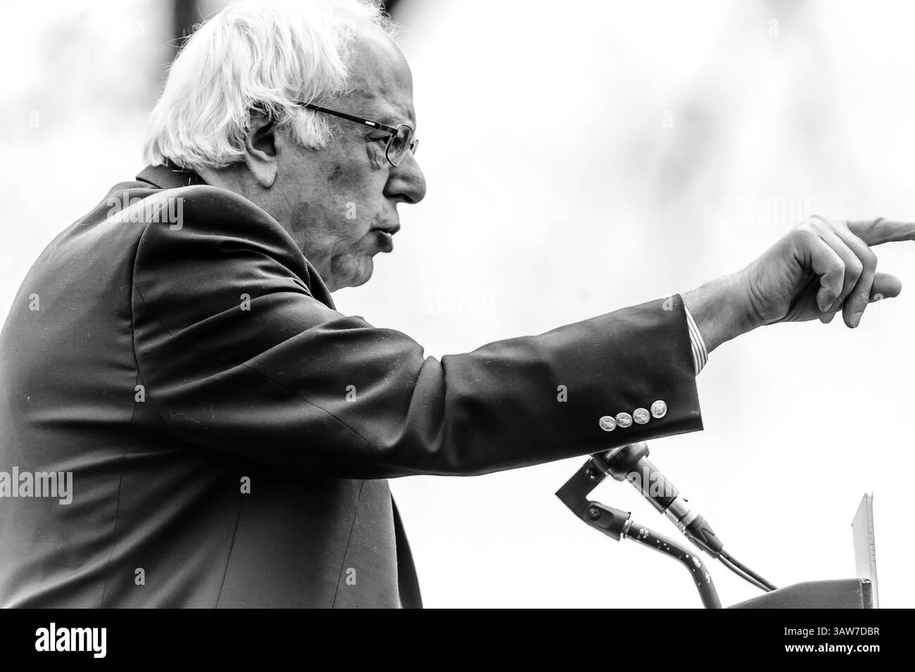 25. April 2016: Hartford, Connecticut, USA – 25. April 2016: Der demokratische Präsidentschaftskandidat BERNIE SANDERS spricht bei einer Wahlkampfveranstaltung entlang des Connecticut River in Hartford, CT. (Kreditbild: © Bill Shettle via ZUMA Wire) Stockfoto