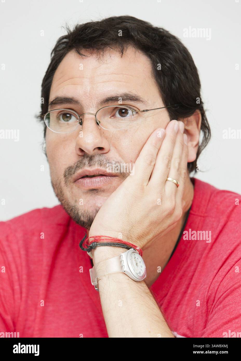 4. Mai 2009 – Hollywood, Kalifornien, USA – Regisseur Carlos Cuaron des Films „Rudo y Cursi“, fotografiert am 4. Mai 2009 in Los Angeles, KALIFORNIEN (Foto: © Armando Gallo/ZUMA Studio) Stockfoto