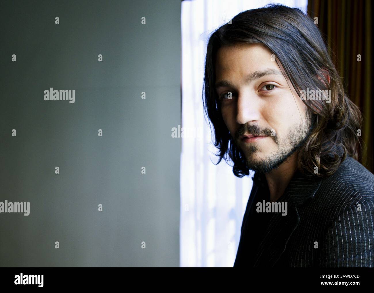 4. Mai 2009 – Hollywood, Kalifornien, USA – Schauspieler Diego Luna des Films „Rudo y Cursi“, fotografiert am 4. Mai 2009 in Los Angeles, KALIFORNIEN (Foto: © Armando Gallo/ZUMA Studio) Stockfoto