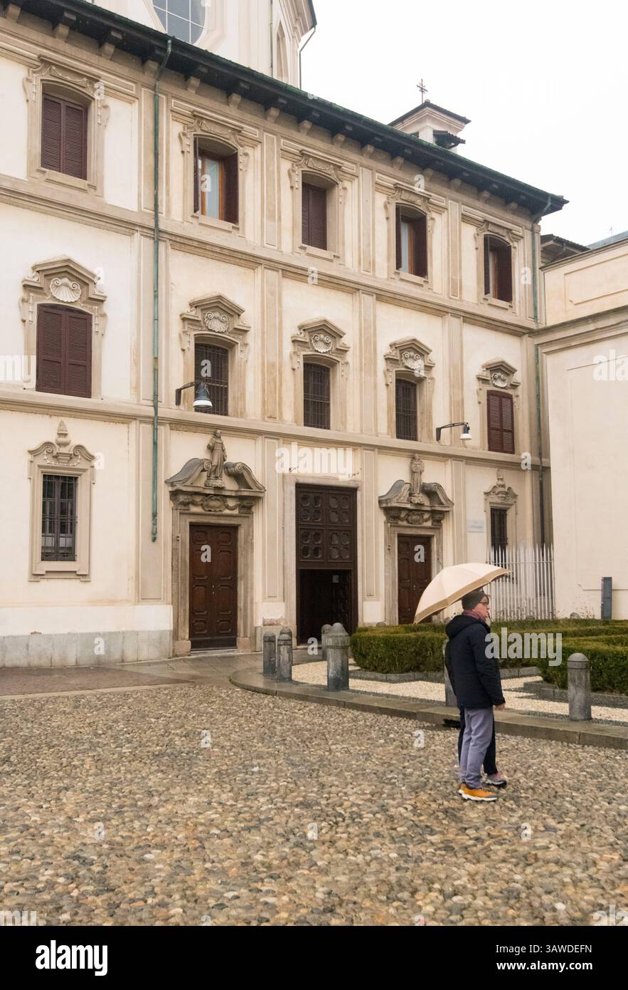 Außenansicht der Kirche San Bernardino alle Ossa. Chiesa di San Bernardino alle Ossa, Piazza Santo Stefano, Mailand, Italien Stockfoto