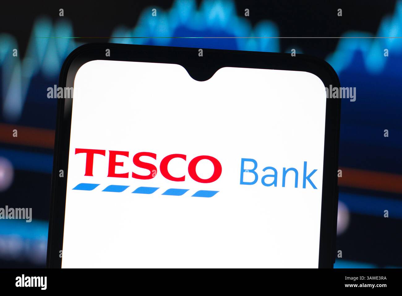 Kanada. April 2025. In dieser Abbildung wird das Logo der Tesco Bank (Tesco Personal Finance Limited) auf einem Smartphone-Bildschirm angezeigt. (Credit Image: © Thomas Fuller/SOPA Images via ZUMA Press Wire) NUR REDAKTIONELLE VERWENDUNG! Nicht für kommerzielle ZWECKE! Stockfoto