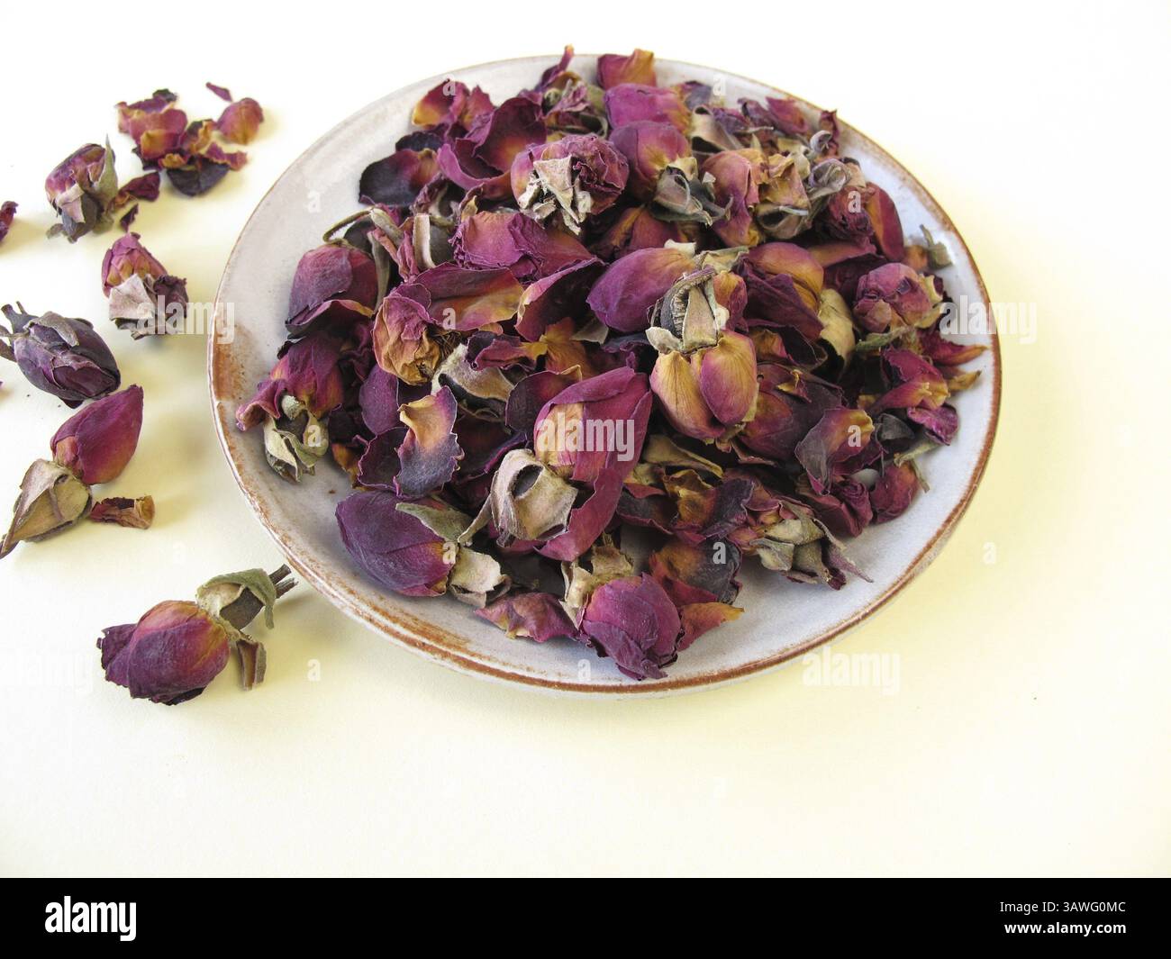 Getrocknete Rosenblätter Stockfoto